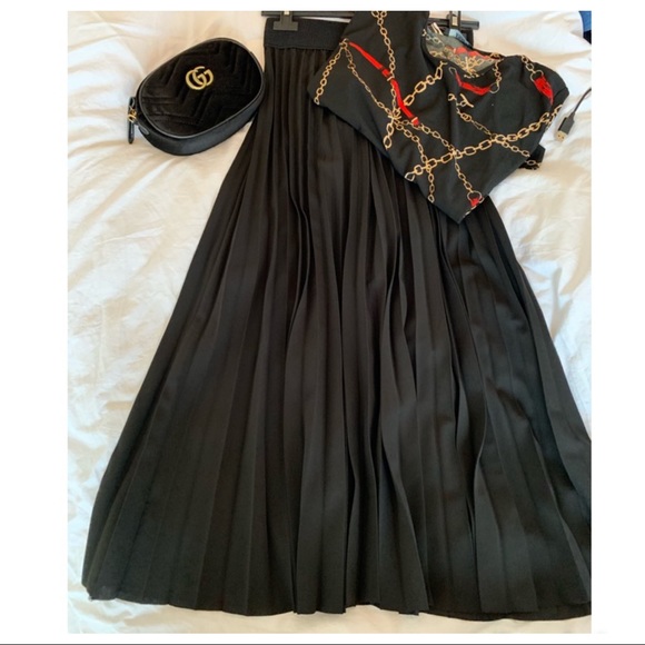 ✨LAST1✨MADE IN ITALY✨ Gorgeous Pleated Black skirt - Picture 3 of 5